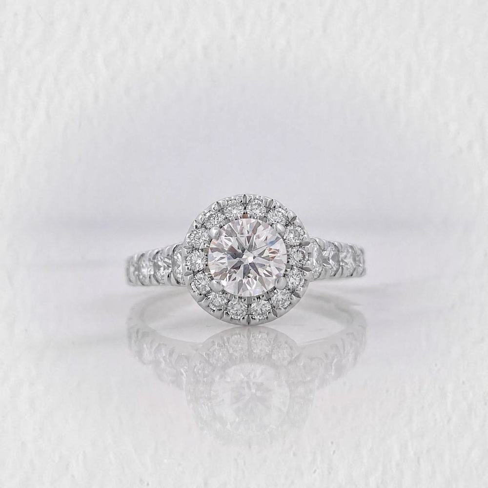 Anillo Halo Solitario Diamantes 1.33qts 3.45g / T7 1/4 Oro Blanco 18K