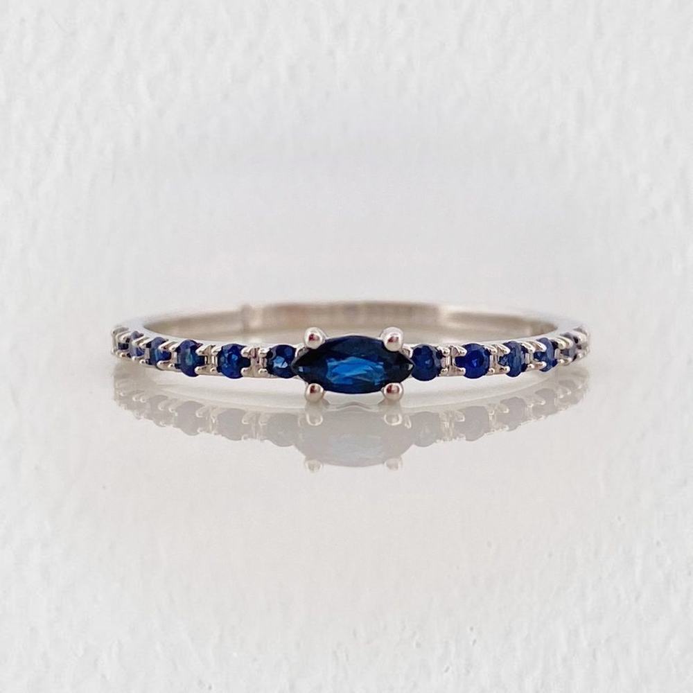 Anillo Churumbela Zafiros 0.25pts 1.05g / T5 3/4 Oro Blanco 18K
